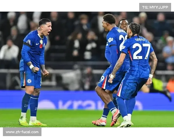 切尔西半场1-0领先布伦特福德，佩德罗越位争议进球